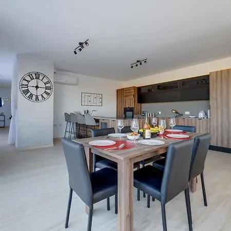 Superlative 3br Penthouse, Private Pool And Views Hal Ghaxiak