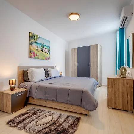 Superlative 3br Penthouse, Private Pool And Views * Hal Ghaxiak