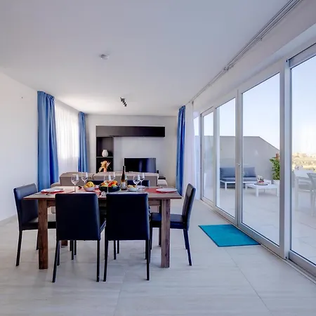 Superlative 3br Penthouse, Private Pool And Views * Hal Ghaxiak