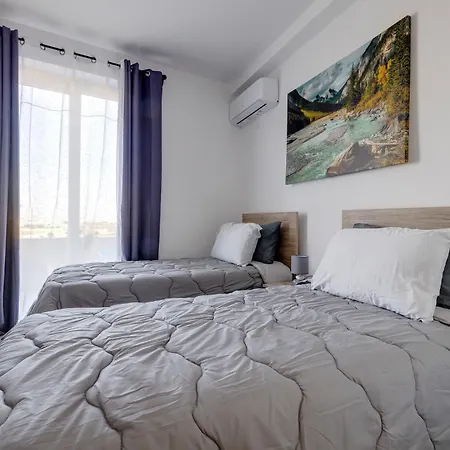 Superlative 3br Penthouse, Private Pool And Views * Hal Ghaxiak
