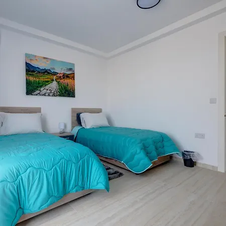 Superlative 3br Penthouse, Private Pool And Views *